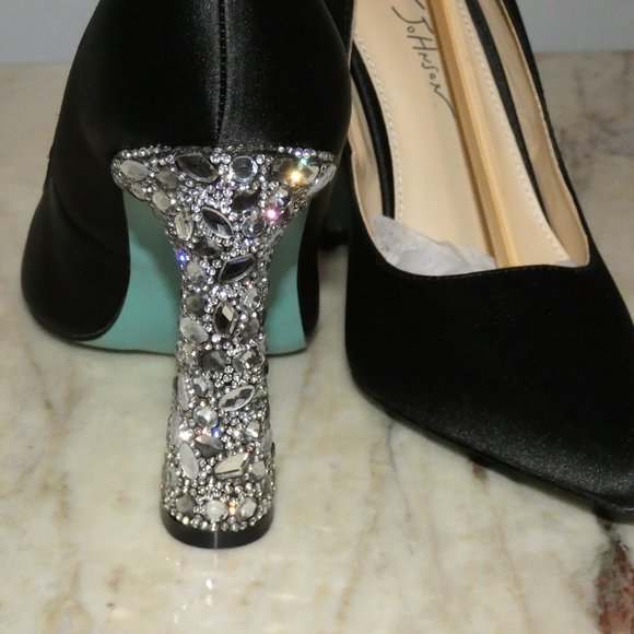 Will Sell!! Betsey Johnson Women's Corie Pump, Black Satin Block Heel, 8  M - Picture 5 of 11